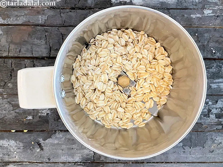 Step 6 – Of&nbsp;that put 1/4 cup rolled oats in a mixer.