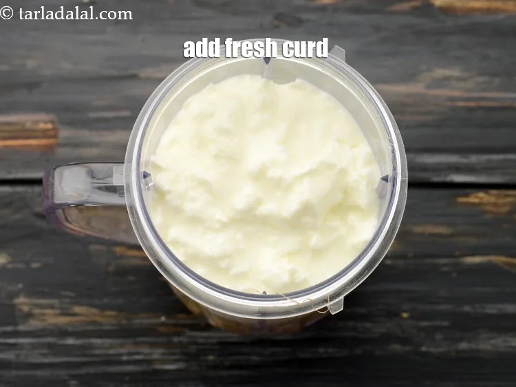 Step 4 – Add&nbsp;1/2 cup&nbsp;fresh&nbsp;<a href="https://www.tarladalal.com/glossary-curd-dahi-yogurt-yoghurt-383i">curds (dahi)</a>.