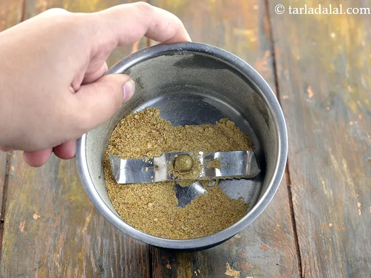 Step 27 – Add&nbsp;fenugreek-asafoetida mixture.
