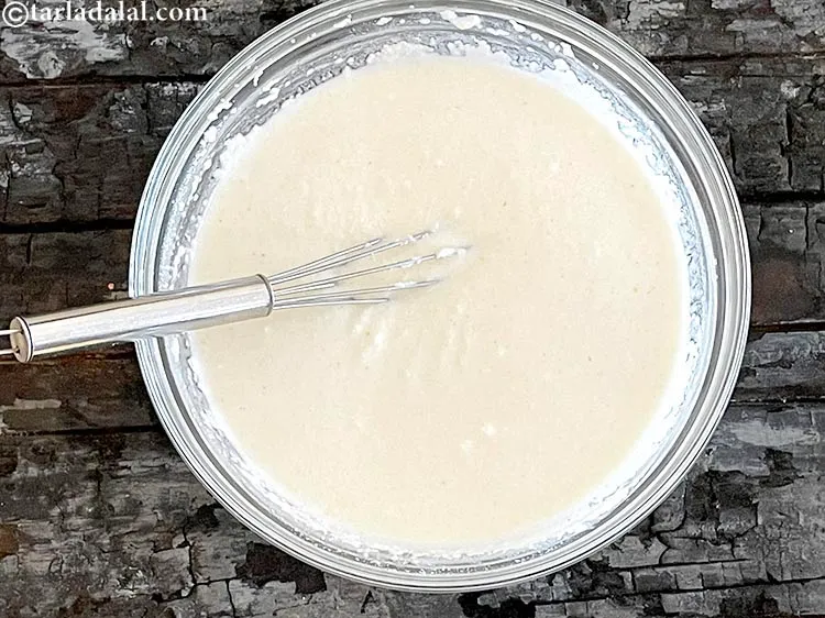 स्टेप 6 – एक व्हिस्क की मदद से अच्छी तरह से मिलाएं ताकि …