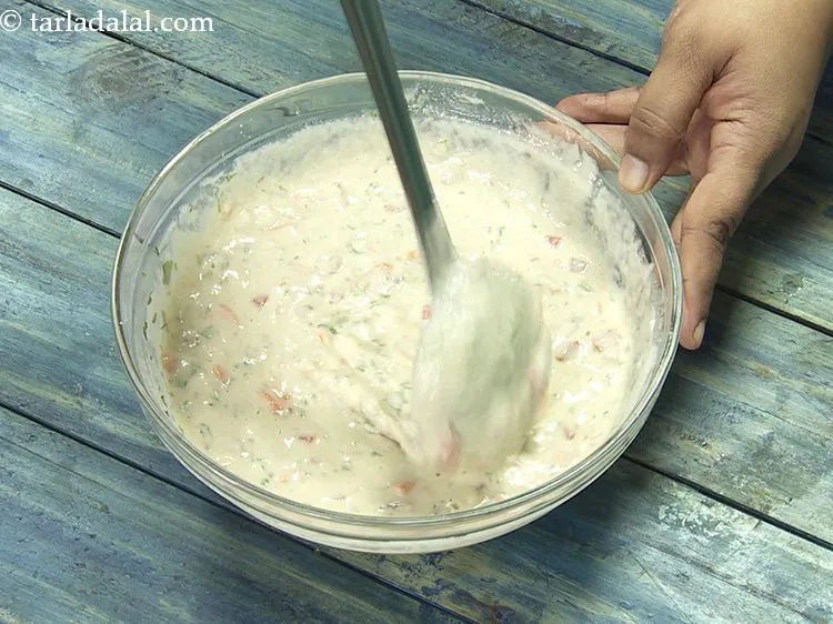 स्टेप 9 – एक स्पैटुला का उपयोग करके अच्छी तरह से मिलाएं और …