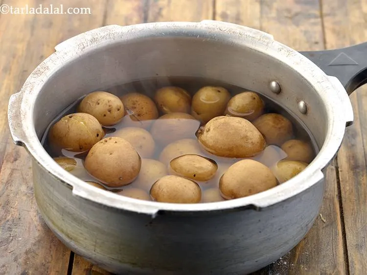 स्टेप 1 – <strong>इटालियन स्टाइल बेबी पोटैटो</strong> बनाने के लिए&nbsp; | <strong>इटालियन बेबी …