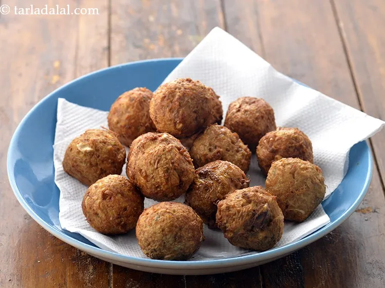 Step 14 – Heat the oil in a deep non-stick pan and deep-fry, a few koftas at a …