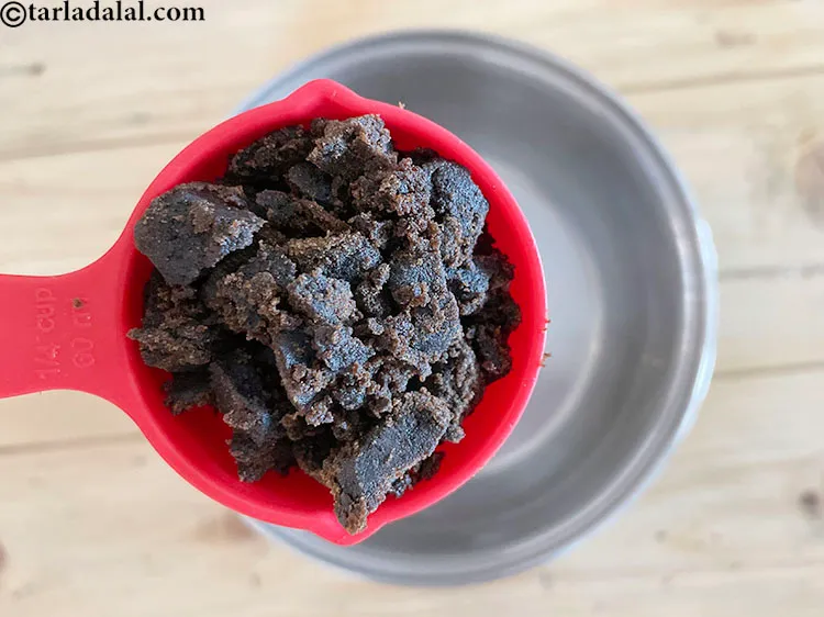 Step 11 – <meta charset="UTF-8" />Add&nbsp;1/4 cup&nbsp;<a href="glossary-chopped-palm-jaggery-2623i">chopped palm jaggery (gur)</a>.