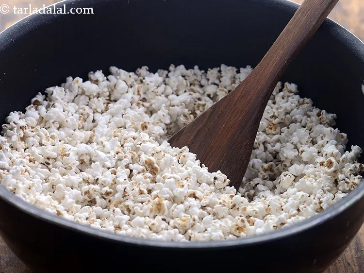 स्टेप 2 – मध्यम आंच पर २ से ३ मिनट के लिए या …