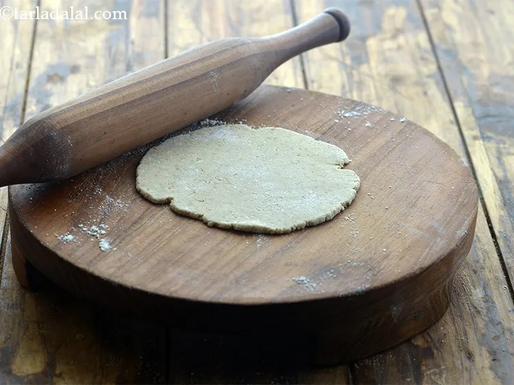 Step 16 – Roll it into a 4&rdquo; diameter circle.&nbsp;