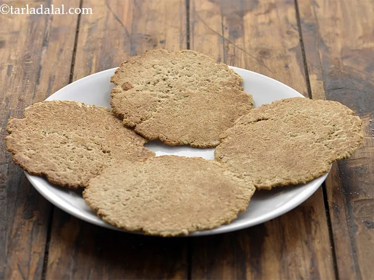 Step 39 – Allow <strong>Jowar Khakhra in Khakhra Maker</strong> to cool completely.&nbsp;