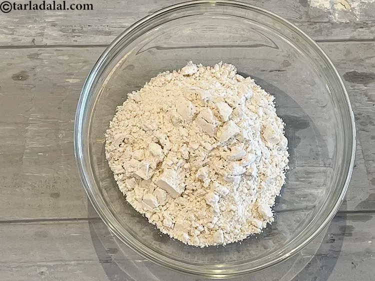 स्टेप 2 – <strong>ज्वार मेथी रोटी</strong> बनाने के लिए | <strong>मसाला मेथी ज्वार …