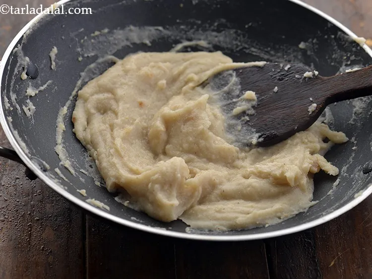 Step 16 – Cook <strong>Sorghum Porridge for Babies</strong> on a medium flame for 1 minute. Keep stirring it …