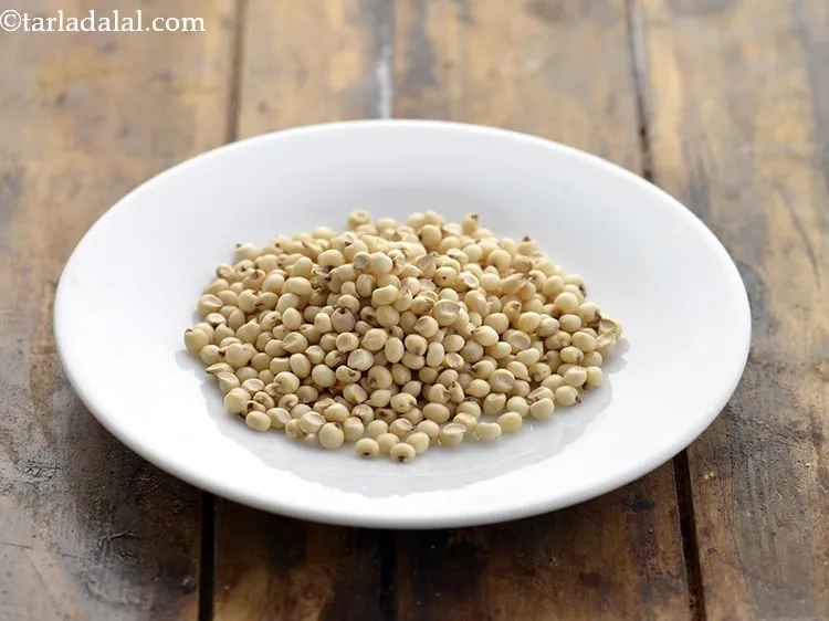 स्टेप 8 – <strong>बच्चों के लिए ज्वार, रागी और खजूर का पॉरिज</strong> बनाने …