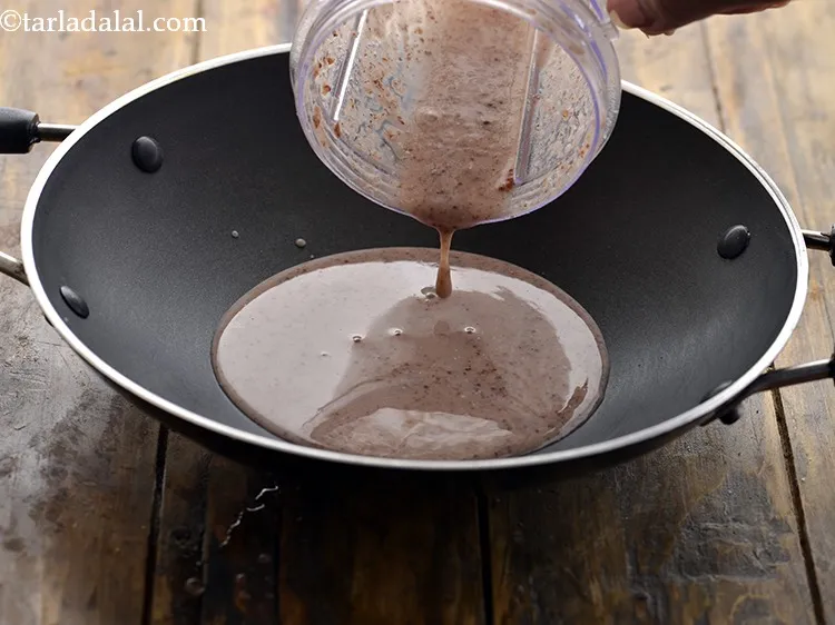 स्टेप 24 – <strong>बच्चों के लिए ज्वार एण्ड रागी पॉरिज</strong> के पीसे हुए …