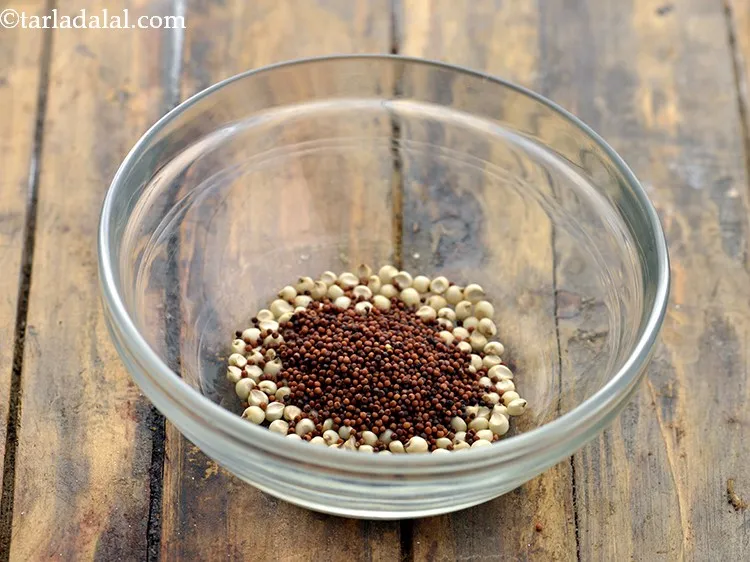 स्टेप 12 – <strong>शिशुओं के लिए ज्वार, रागी और खजूर का पॉरिज</strong> बनाने …