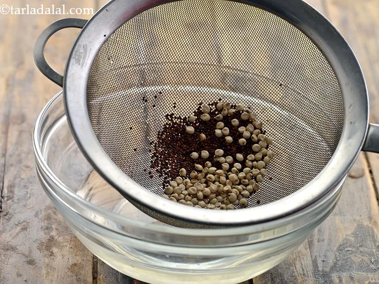 स्टेप 14 – एक छलनी का उपयोग करके अतिरिक्त पानी को छान लें …