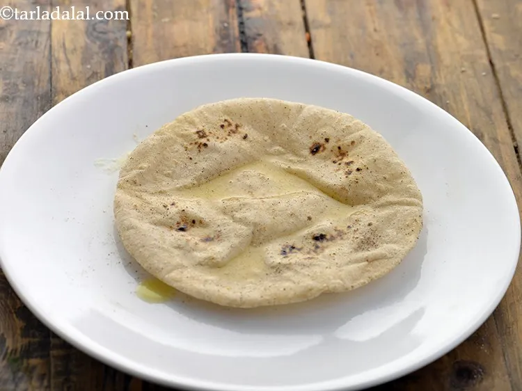 Step 14 – Repeat steps 3 to 6 to make 5 more rotis.