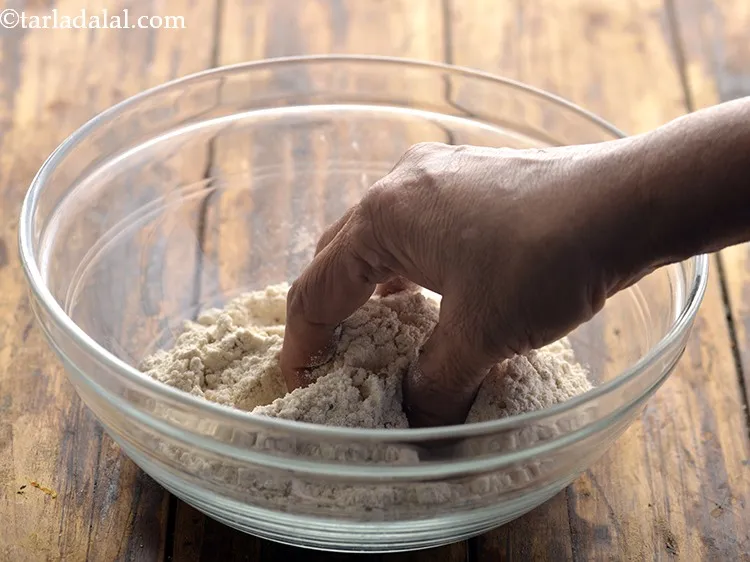 Step 6 – Mix all the ingredients very well using your fingertips.