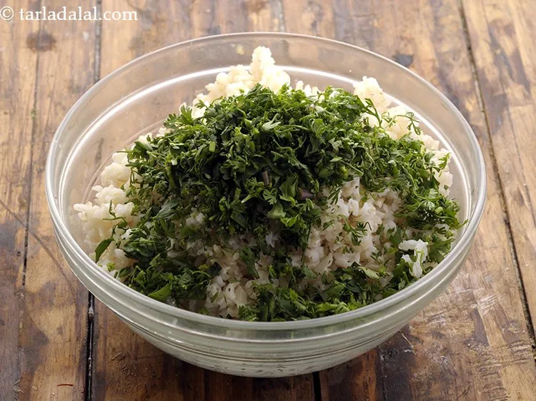 Step 28 – Add coriander leaves.&nbsp;
