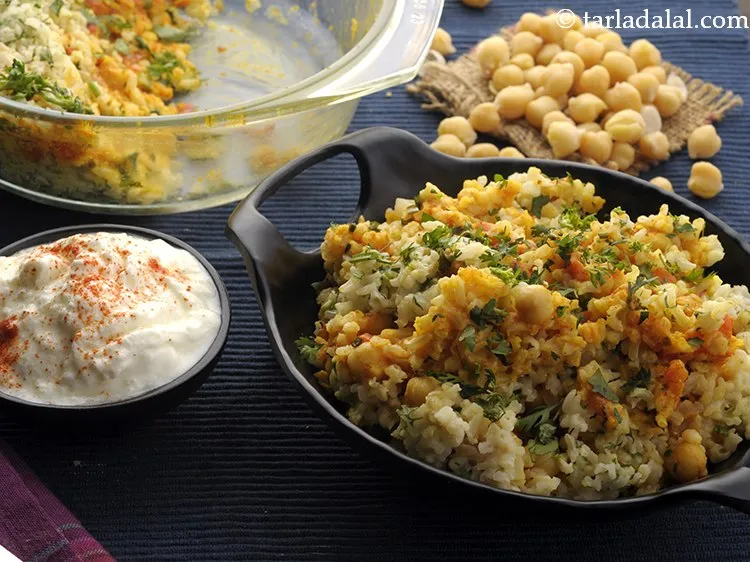 Step 37 – Serve<strong> kabuli chana biryani</strong> hot with curds.&nbsp;