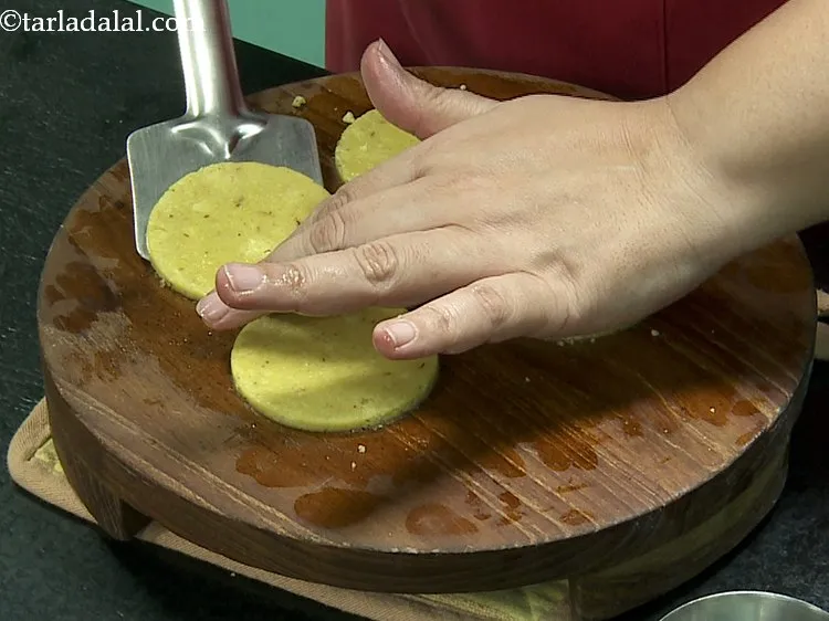 Step 31 – Remove them using a flat ladle.&nbsp;