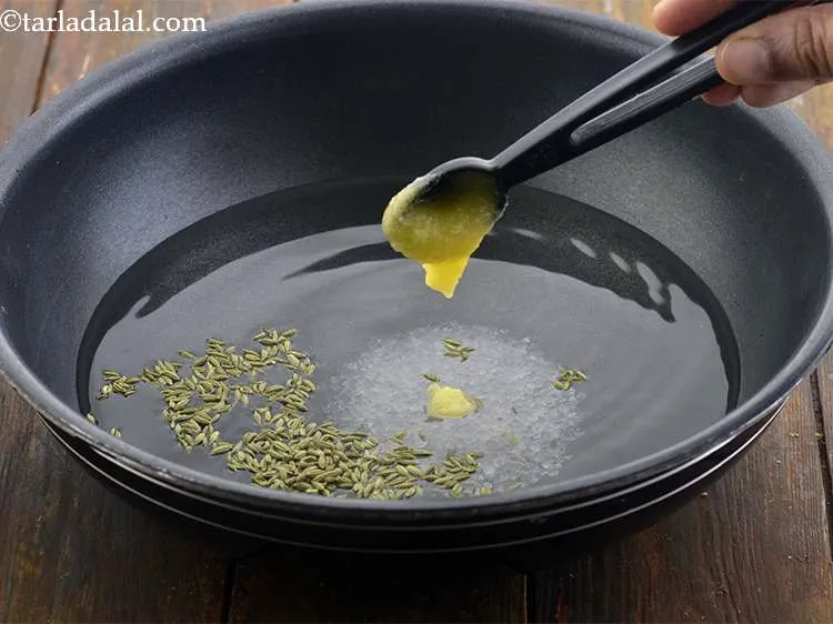 Step 5 – Now, add 1 tsp ghee.