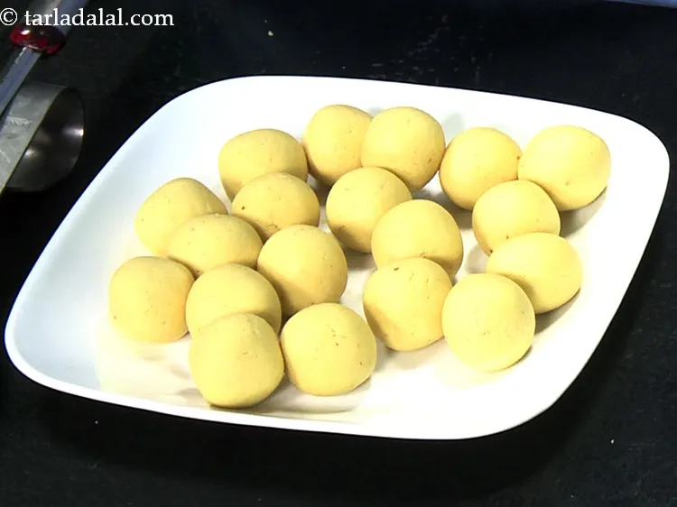 Step 17 – These are all jamuns shaped and ready for deep-frying.&nbsp;