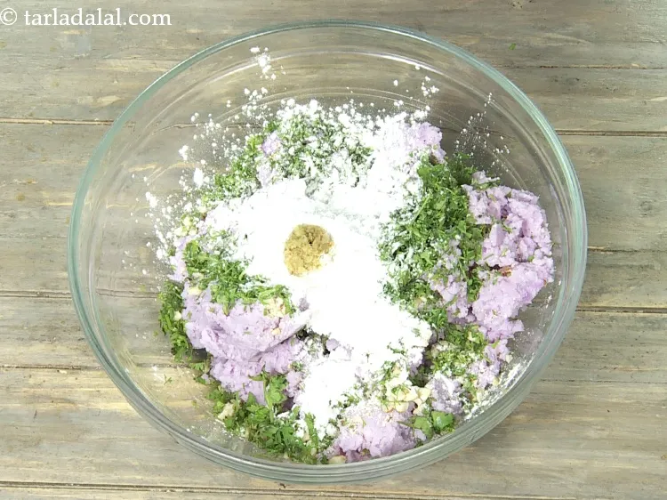 Step 13 – Add 1/2 tsp&nbsp;<a href="https://www.tarladalal.com/glossary-ginger-paste-adrak-ki-paste-457i">ginger (adrak) paste</a>.