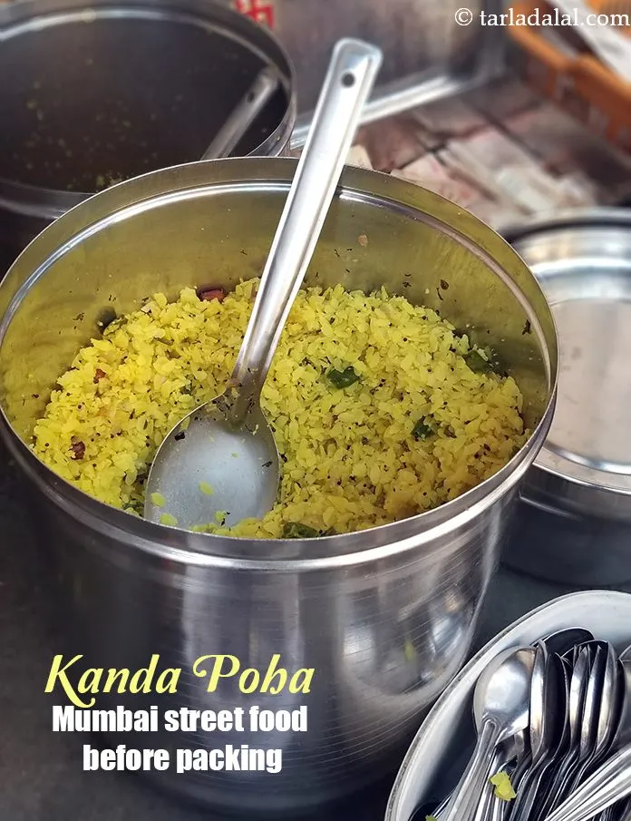 Step 15 – This is how the&nbsp;<strong>kande pohe Mumbai street food&nbsp;</strong>is made in bulk and kept ready for …