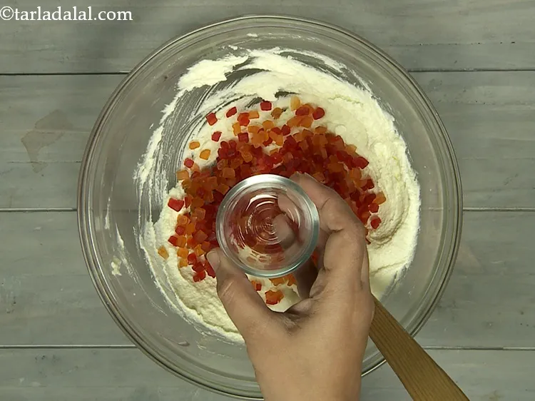 स्टेप 12 – गुलाब का एसेंस डालें। वैकल्पिक रूप से, आप बिना अंडे …