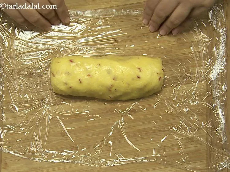 स्टेप 20 – आटे के प्रत्येक भाग को १८३ मि। मी। (७ १/२&quot;) …