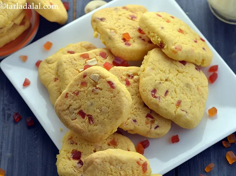 स्टेप 27 – <strong>कराची बिस्कुट</strong> बेक होके तैयार हैं। पूरी तरह से ठंडा …