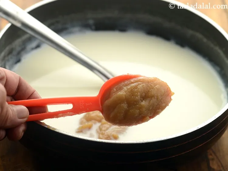 Step 9 – Add dates puree.