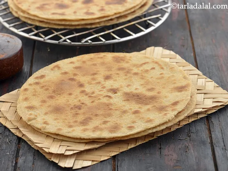 Step 25 – Use whole wheat khakra to make the chaat healthy.&nbsp;