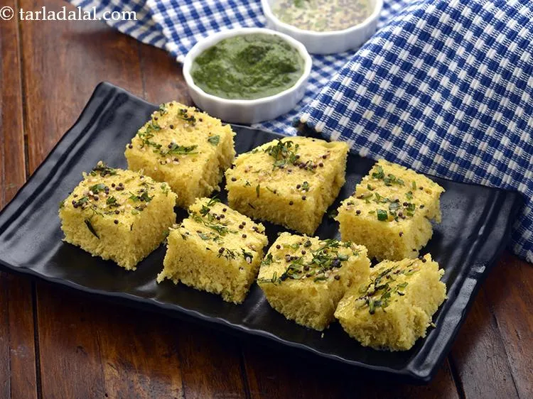 Step 26 – Serve&nbsp;<strong>microwave khaman dhokla | instant khaman dhokla | quick Gujarati besan dhokla |&nbsp;</strong>&nbsp;immediately with <a …