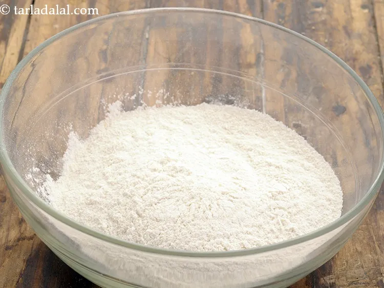 स्टेप 1 – <strong>खट्टा ढोकला</strong> के लिए घोल बनाने के लिए | <strong>सफेद …