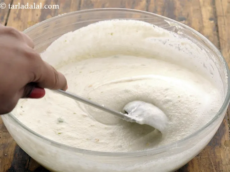 स्टेप 19 – एक चम्मच का उपयोग करके इसे बहुत धीरे से मिलाएं। …