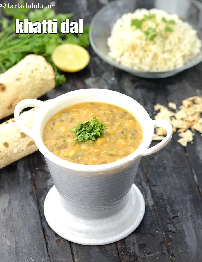 Step 30 – Serve hot garnished with 2 tbsp&nbsp;finely&nbsp;<a href="https://www.tarladalal.com/glossary-chopped-coriander-783i">chopped coriander (dhania)</a>.&nbsp;