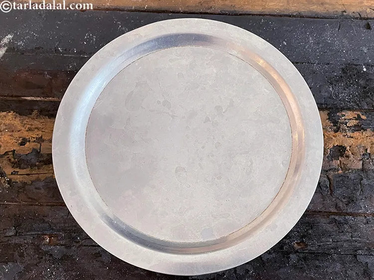 स्टेप 15 – १५ मिनट के लिए ढककर भिगो दें।