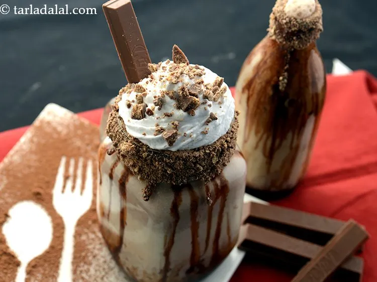 Step 9 – Refrigerate <strong>kitkat milkshake</strong> or serve immediately.&nbsp;