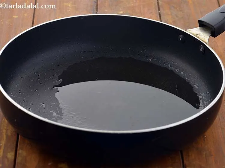 Step 4 – To make&nbsp;<strong>kobi batata nu shaak | Gujarati&nbsp;kobi batata nu shaak | aloo patta gobhi |</strong><strong>&nbsp;</strong>first …