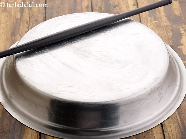 स्टेप 2 – <strong>मुरमुरा चिक्की</strong> बनाने के लिए | <strong>कुरमुरा चिक्की | मुरमुरा …