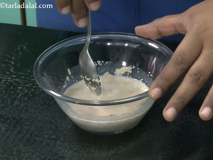 स्टेप 5 – अच्छी तरह मिलाएं। ढक्कन से ढक कर १० मिनट के …