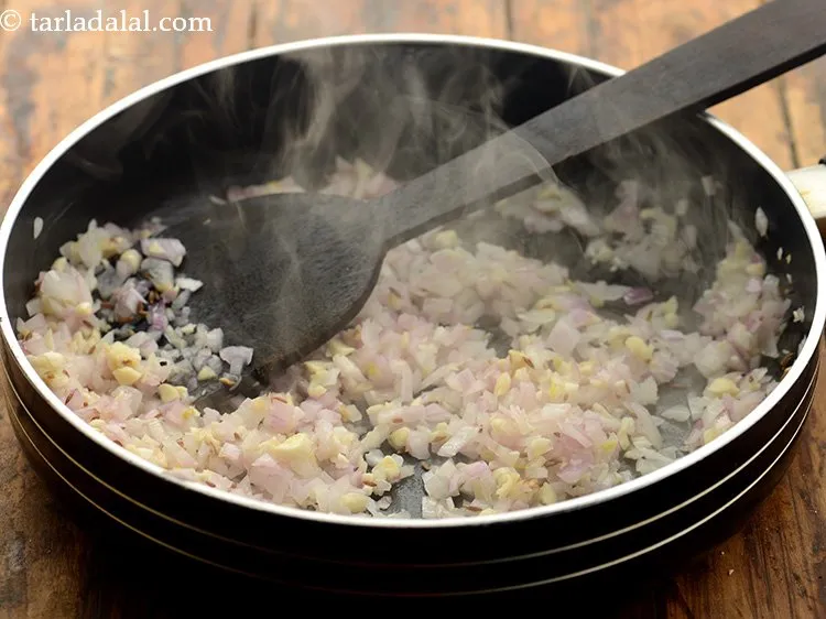 स्टेप 23 – अच्छी तरह से मिलाएं और मध्यम आंच पर ३ से …