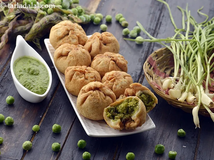 Step 31 – Serve&nbsp;<strong>lilva kachori recipe&nbsp;|&nbsp;fresh toovar kachori&nbsp;|&nbsp;Gujarati fresh tuvar dana kachori&nbsp;|&nbsp;winter kachori recipe&nbsp;|&nbsp;hare toovar dane ki kachori</strong> …