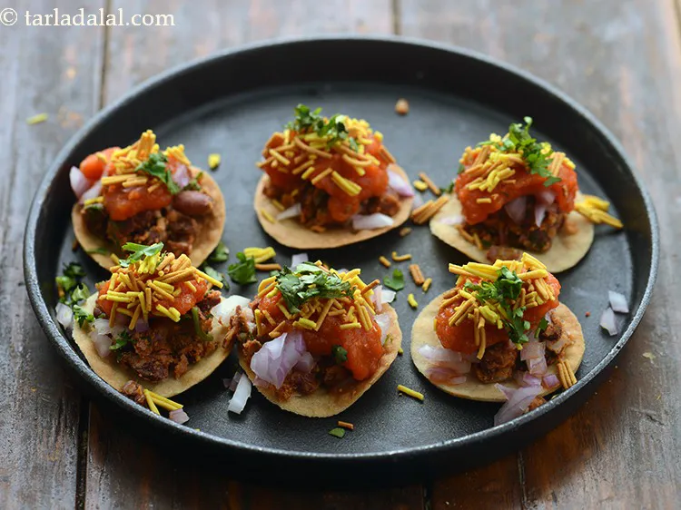 Step 35 – Garnish&nbsp;<strong>low calorie sev puri | healthy rajma sev puri | low calorie Indian chaat |</strong>&nbsp;with …