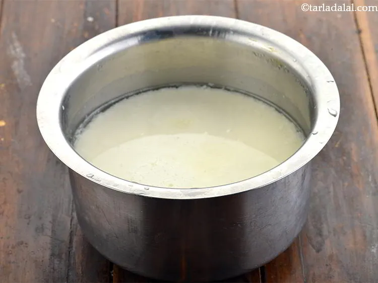 स्टेप 12 – ५ से ६ घंटे के बाद, दूध का <strong>दही</strong> बनकर …