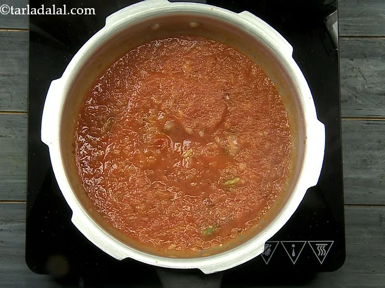 स्टेप 16 – अच्छी तरह मिलाएं और मध्यम आंच पर २ मिनट के …