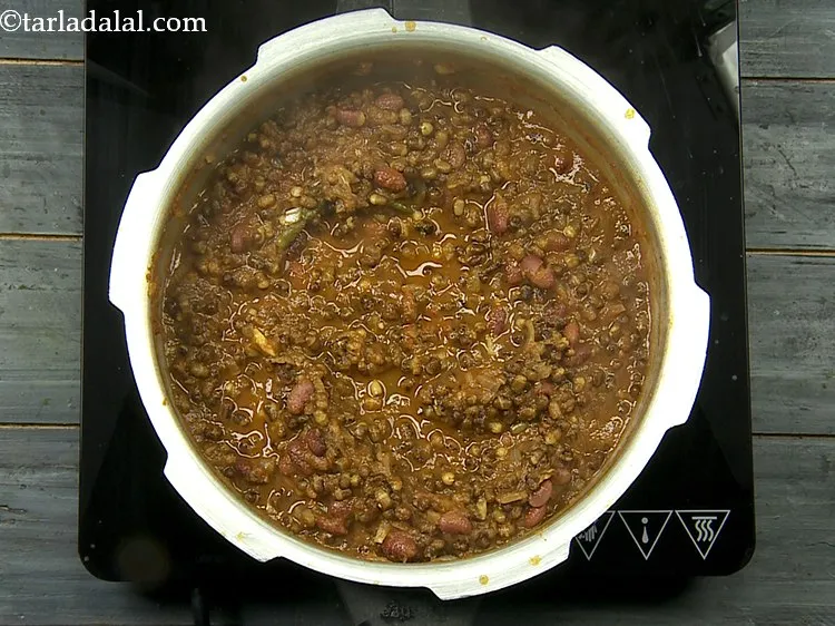 स्टेप 23 – ढक्कन खोलने से पहले स्वाभाविक रूप से भाप को निकलने …