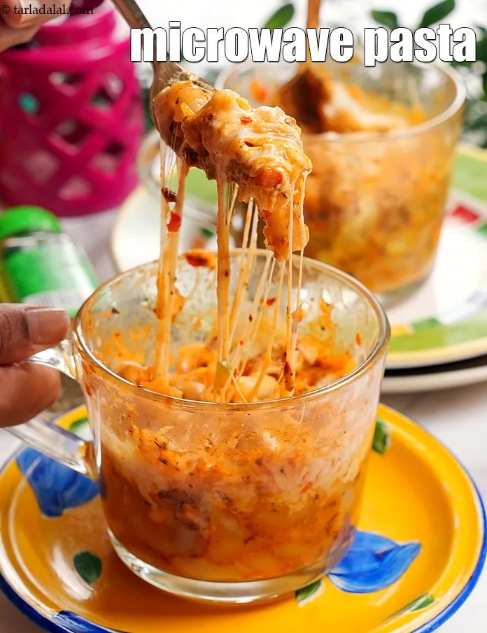 Step 21 – Serve <strong>macaroni in a mug</strong> immediately.&nbsp;