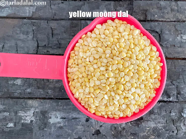 Step 3 – <meta charset="UTF-8" />This is what yellow moong dal looks like.&nbsp;Yellow moong dal refers to moong …