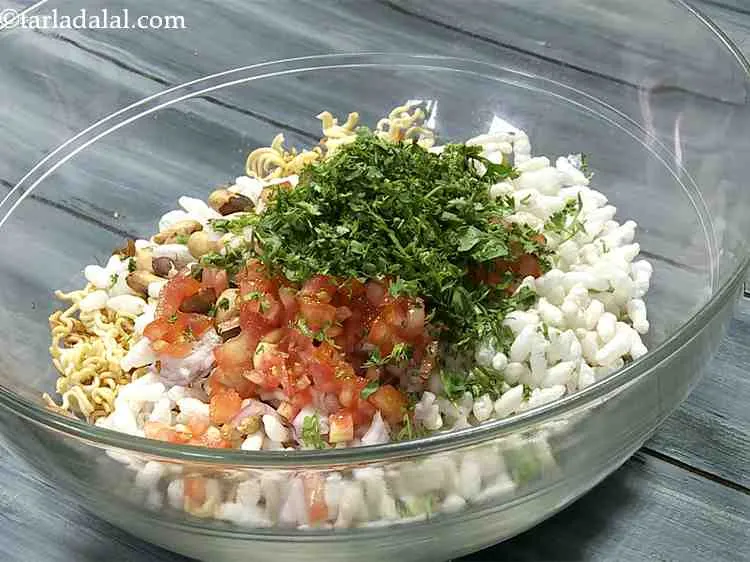 Step 10 – Add finely chopped coriander. You can also toss in some sprouts.