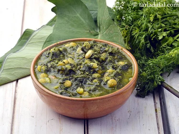 Step 25 – Serve <strong>Maharashtrian patal bhaji </strong>hot.